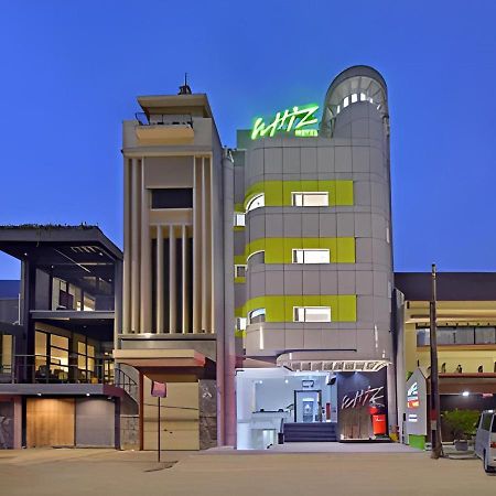 Whiz Hotel Falatehan Jakarta Exterior photo