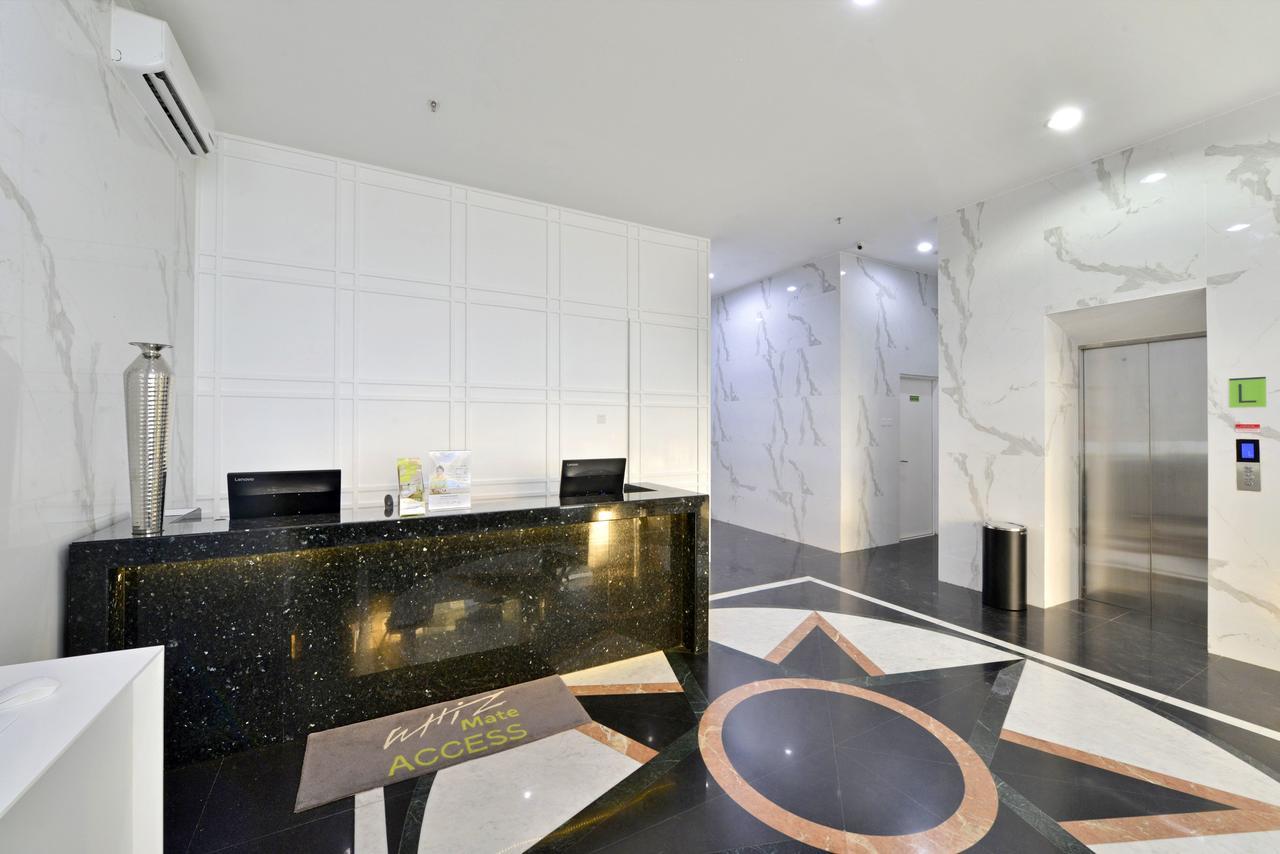 Whiz Hotel Falatehan Jakarta Exterior photo