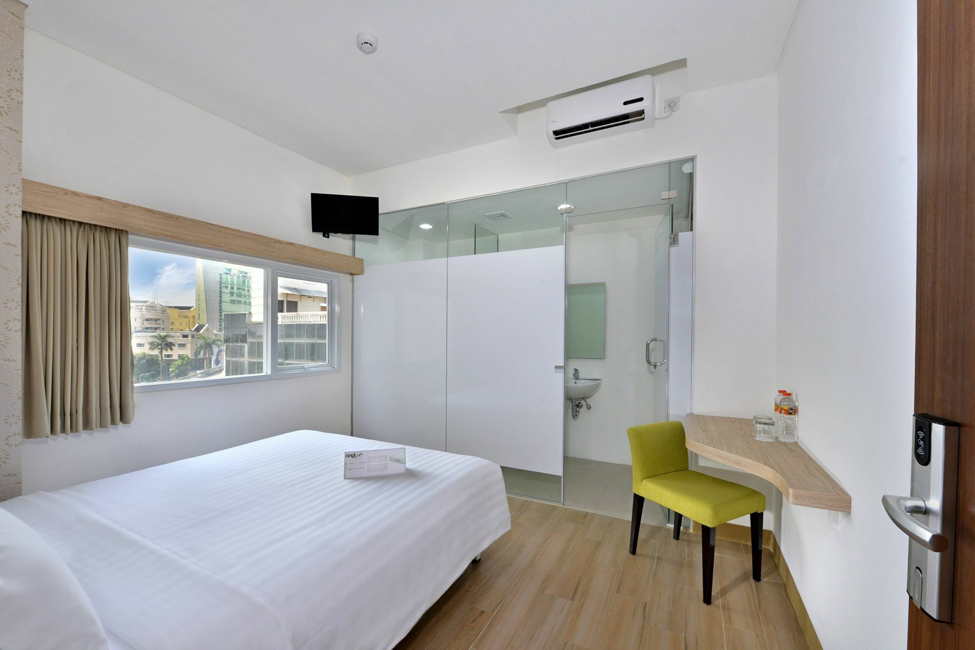 Whiz Hotel Falatehan Jakarta Exterior photo
