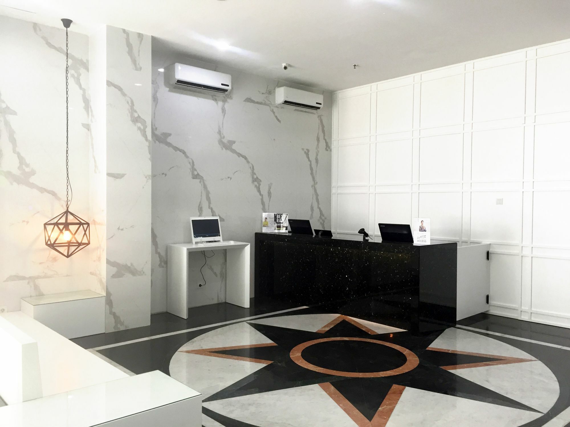 Whiz Hotel Falatehan Jakarta Exterior photo